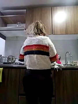 coral smitth online show from 12/03/25, 06:39