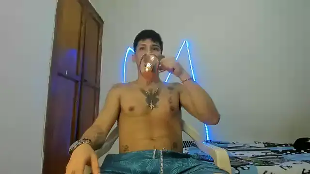 Snapshot of MasterSEX420 chatting on 01/12/26, 06:02 MasterSEX420 online show from 01/12/26, 06:02