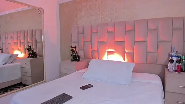 EmmaTorres  online show from 10/29/25, 08:21