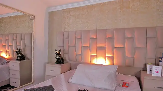 EmmaTorres  online show from 11/15/25, 09:32