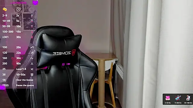 Snapshot of Sm0ly chatting on 12/13/24, 05:05 Sm0ly online show from 12/13/24, 05:05