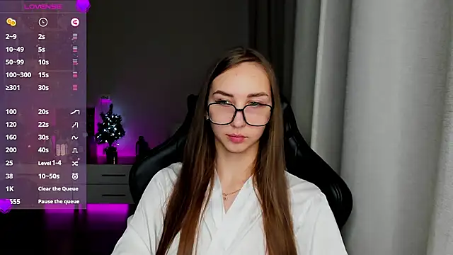 Snapshot of Sm0ly chatting on 01/03/25, 03:27 Sm0ly online show from 01/03/25, 03:27