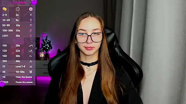 Snapshot of Sm0ly chatting on 01/10/25, 01:32 Sm0ly online show from 01/10/25, 01:32