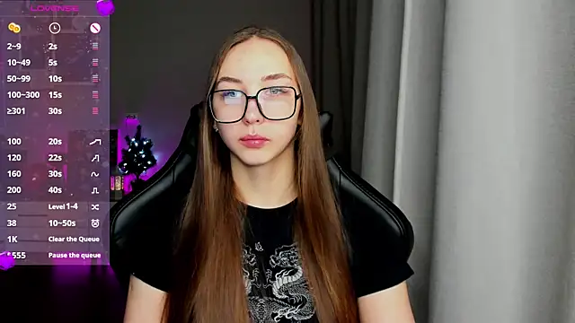 Snapshot of Sm0ly chatting on 01/14/25, 01:58 Sm0ly online show from 01/14/25, 01:58