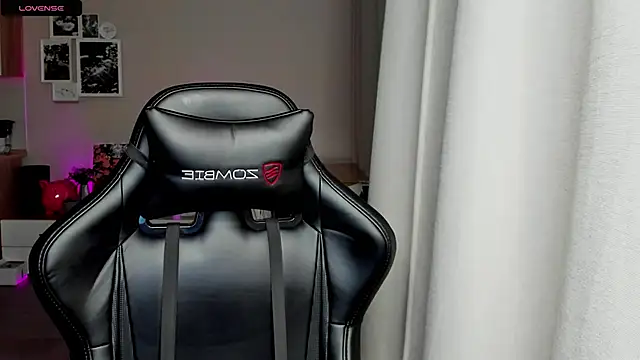 Snapshot of Sm0ly chatting on 02/11/25, 01:41 Sm0ly online show from 02/11/25, 01:41