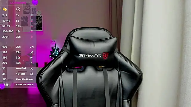 Snapshot of Sm0ly chatting on 02/22/25, 01:00 Sm0ly online show from 02/22/25, 01:00