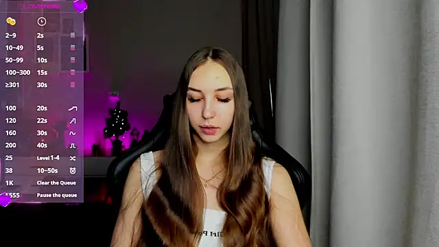 Snapshot of Sm0ly chatting on 02/28/25, 01:58 Sm0ly online show from 02/28/25, 01:58