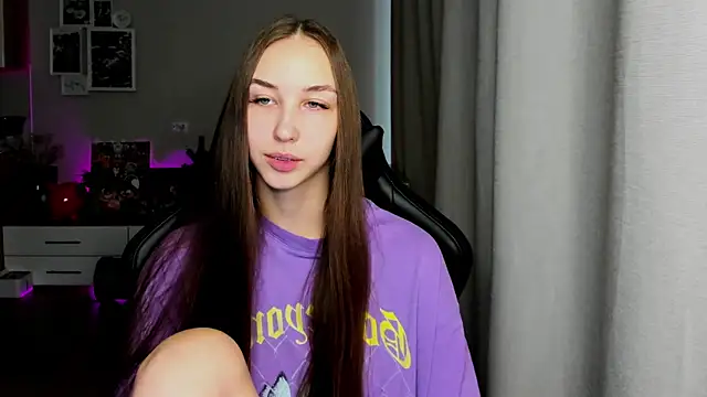 Snapshot of Sm0ly chatting on 09/24/25, 03:10 Sm0ly online show from 09/24/25, 03:10