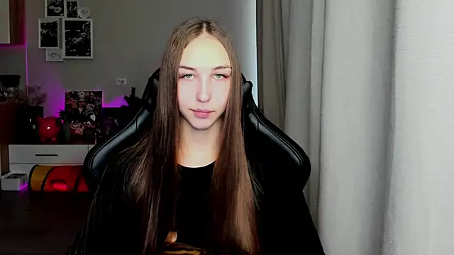 Snapshot of Sm0ly chatting on 09/25/25, 01:42 Sm0ly online show from 09/25/25, 01:42