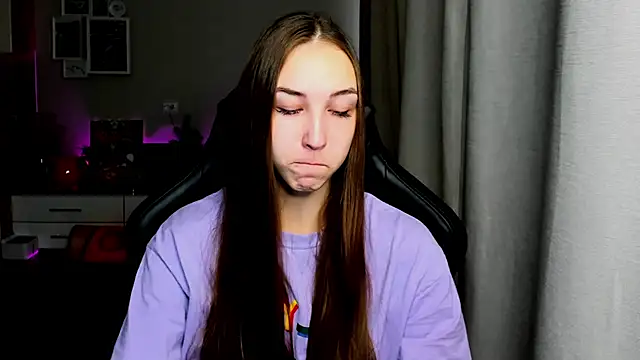 Snapshot of Sm0ly chatting on 10/01/25, 02:06 Sm0ly online show from 10/01/25, 02:06