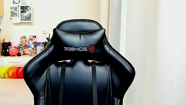 Snapshot of Sm0ly chatting on 10/03/25, 02:08 Sm0ly online show from 10/03/25, 02:08