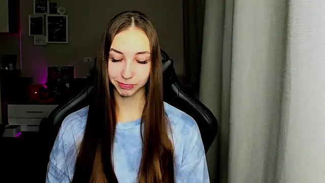 Snapshot of Sm0ly chatting on 12/04/25, 02:54 Sm0ly online show from 12/04/25, 02:54