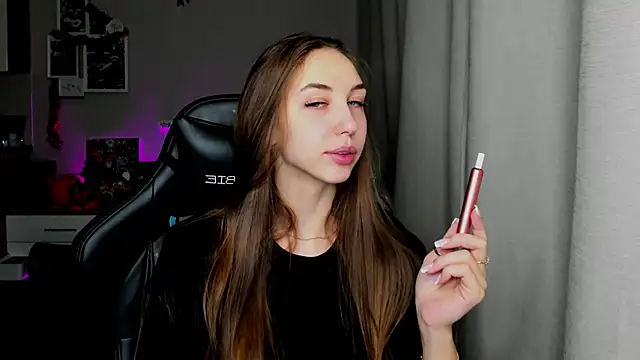 Snapshot of Sm0ly chatting on 01/11/26, 02:49 Sm0ly online show from 01/11/26, 02:49