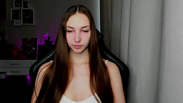 Snapshot of Sm0ly chatting on 04/02/26, 02:42 Sm0ly online show from 04/02/26, 02:42