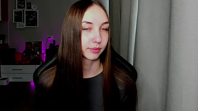 Snapshot of Sm0ly chatting on 04/28/26, 02:27 Sm0ly online show from 04/28/26, 02:27