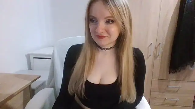 Snapshot of AlmaHoney chatting on 01/07/26, 09:06 AlmaHoney online show from 01/07/26, 09:06