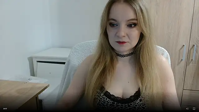 Snapshot of AlmaHoney chatting on 03/10/26, 03:28 AlmaHoney online show from 03/10/26, 03:28