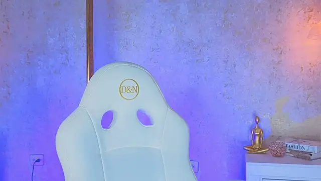 AlessiaLondon online show from 12/16/25, 02:49