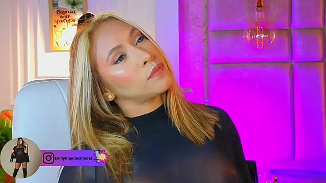 Snapshot of AlessiaLondon chatting on 06/15/26, 10:17 AlessiaLondon online show from 06/15/26, 10:17