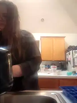 Snapshot of aliceluvzbill chatting on 12/03/24, 05:55 aliceluvzbill online show from 12/03/24, 05:55