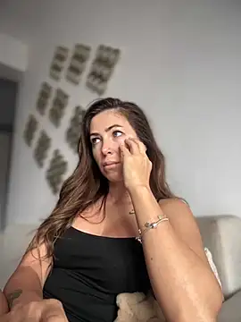 RaquelleDevon online show from 10/14/25, 08:48