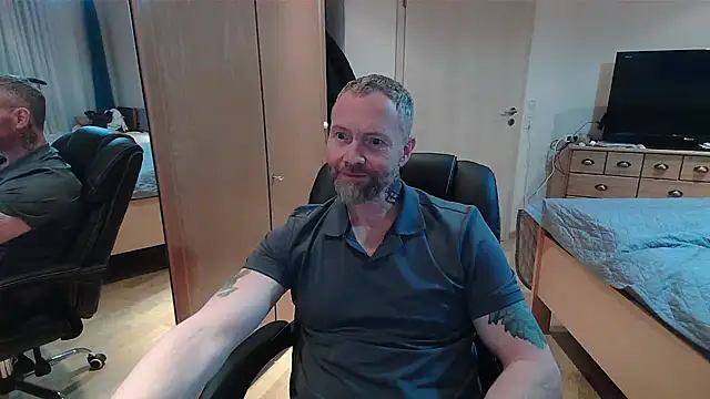 Snapshot of Rockburg chatting on 03/28/26, 12:05 Rockburg online show from 03/28/26, 12:05