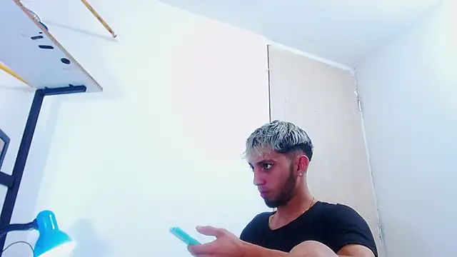 Gregory hard online show from 12/16/25, 06:57