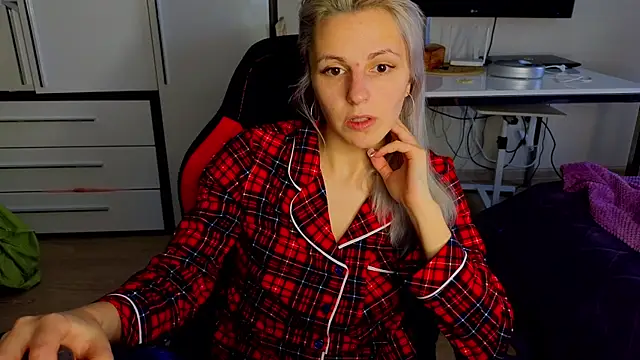 Snapshot of Kate_Sex_House chatting on 12/03/24, 06:59 Kate Sex House online show from 12/03/24, 06:59