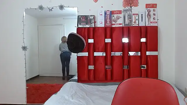 krystal thomson online show from 10/06/25, 04:04