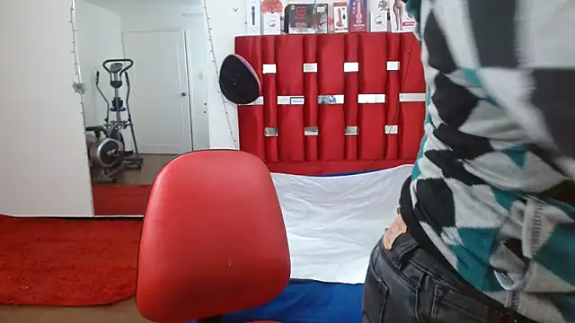 krystal thomson online show from 11/04/25, 04:28