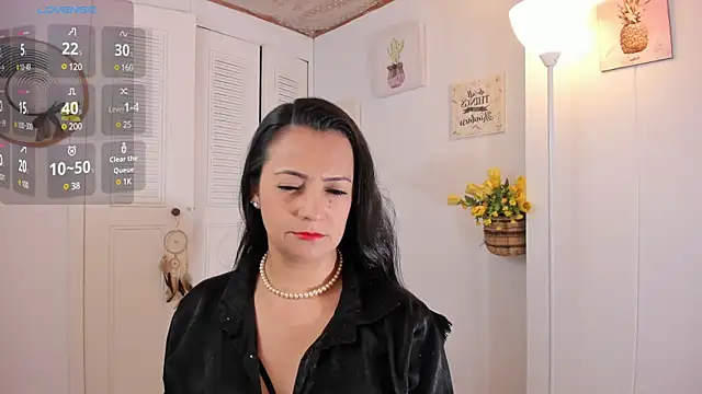 Snapshot of anaruiz_ chatting on 02/18/25, 10:25 anaruiz online show from 02/18/25, 10:25