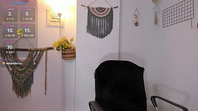 Snapshot of anaruiz_ chatting on 02/15/26, 03:47 anaruiz online show from 02/15/26, 03:47
