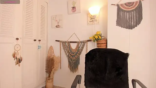 Snapshot of anaruiz_ chatting on 03/14/26, 09:20 anaruiz online show from 03/14/26, 09:20