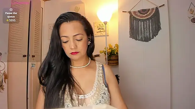 anaruiz  online show from 05/21/26, 10:50