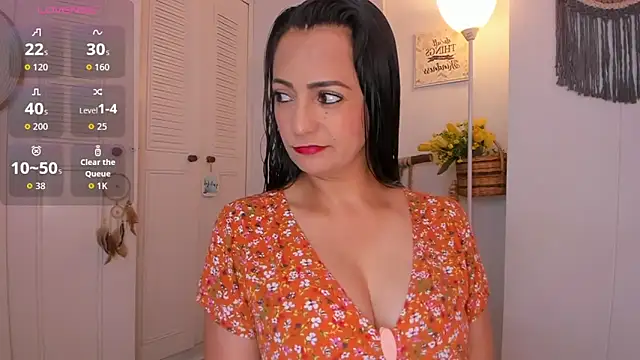 anaruiz  online show from 06/15/26, 05:37