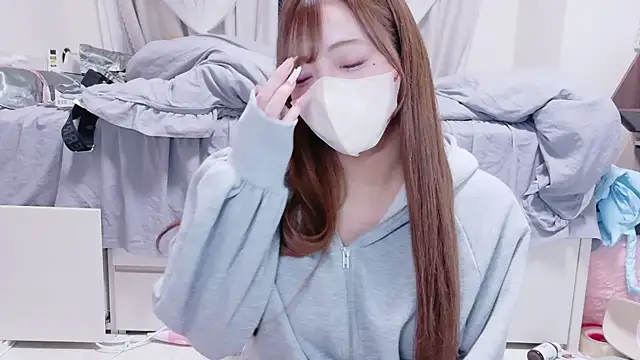 Snapshot of _chanMOMO_ chatting on 09/30/25, 04:12 chanMOMO online show from 09/30/25, 04:12