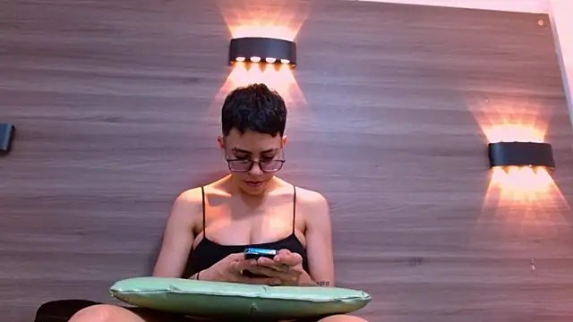 Cutie Shy  online show from 02/18/25, 07:19