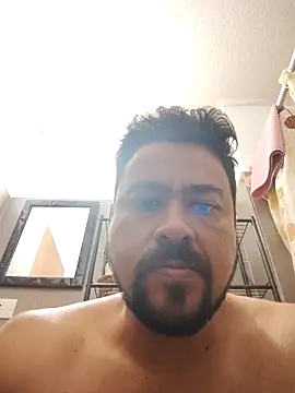 Snapshot of LatinMar chatting on 04/14/26, 12:44 LatinMar online show from 04/14/26, 12:44