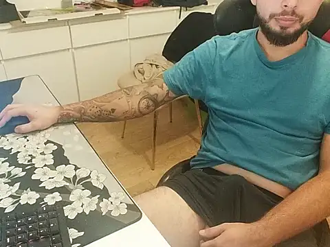 Snapshot of prezydentcam chatting on 09/14/25, 11:04 prezydentcam online show from 09/14/25, 11:04