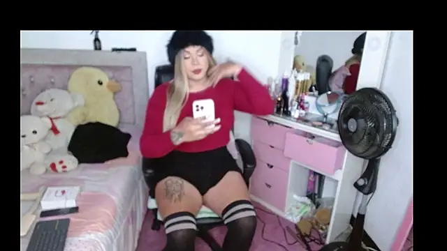 kim hot69  online show from 11/07/25, 12:38