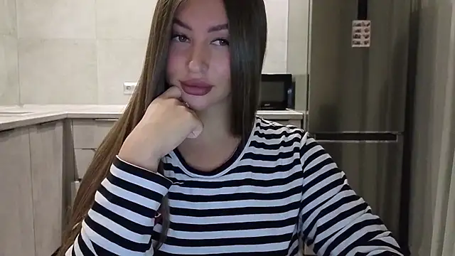 Snapshot of Cinderella____ chatting on 01/12/26, 08:25 Cinderella online show from 01/12/26, 08:25