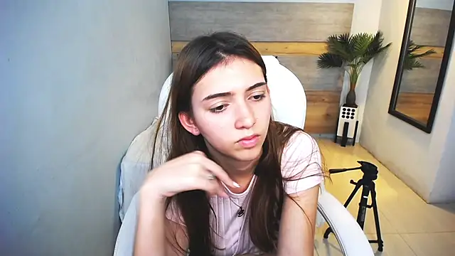 Snapshot of liseth_fox chatting on 12/10/24, 11:08 liseth fox online show from 12/10/24, 11:08