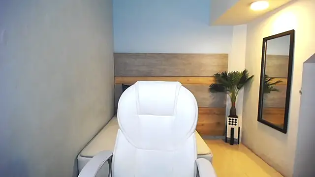 Snapshot of liseth_fox chatting on 12/19/24, 07:40 liseth fox online show from 12/19/24, 07:40