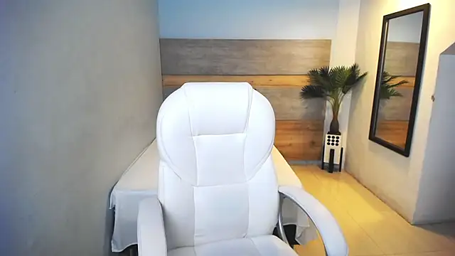 Snapshot of liseth_fox chatting on 12/19/24, 10:42 liseth fox online show from 12/19/24, 10:42