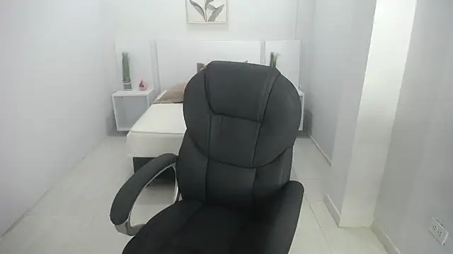 Snapshot of liseth_fox chatting on 01/23/25, 12:30 liseth fox online show from 01/23/25, 12:30