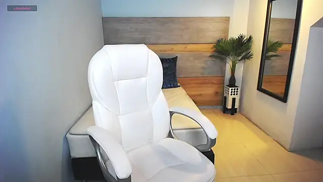 Snapshot of liseth_fox chatting on 02/04/25, 07:22 liseth fox online show from 02/04/25, 07:22