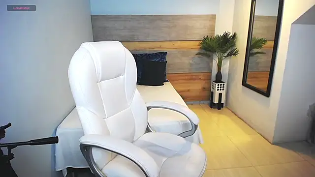 Snapshot of liseth_fox chatting on 02/05/25, 01:26 liseth fox online show from 02/05/25, 01:26