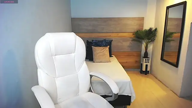 Snapshot of liseth_fox chatting on 02/06/25, 11:15 liseth fox online show from 02/06/25, 11:15