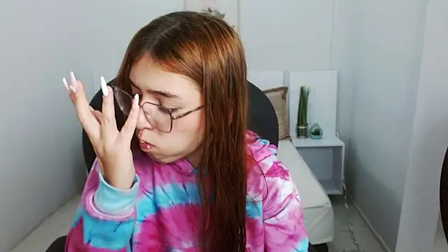 Snapshot of liseth_fox chatting on 02/17/25, 12:48 liseth fox online show from 02/17/25, 12:48