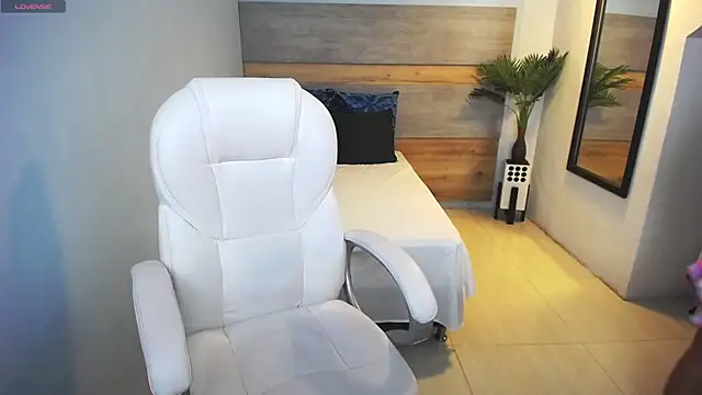 Snapshot of liseth_fox chatting on 02/28/25, 02:09 liseth fox online show from 02/28/25, 02:09